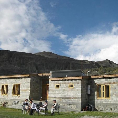 Sarai Silk Route Hotel Gilgit Bagian luar foto